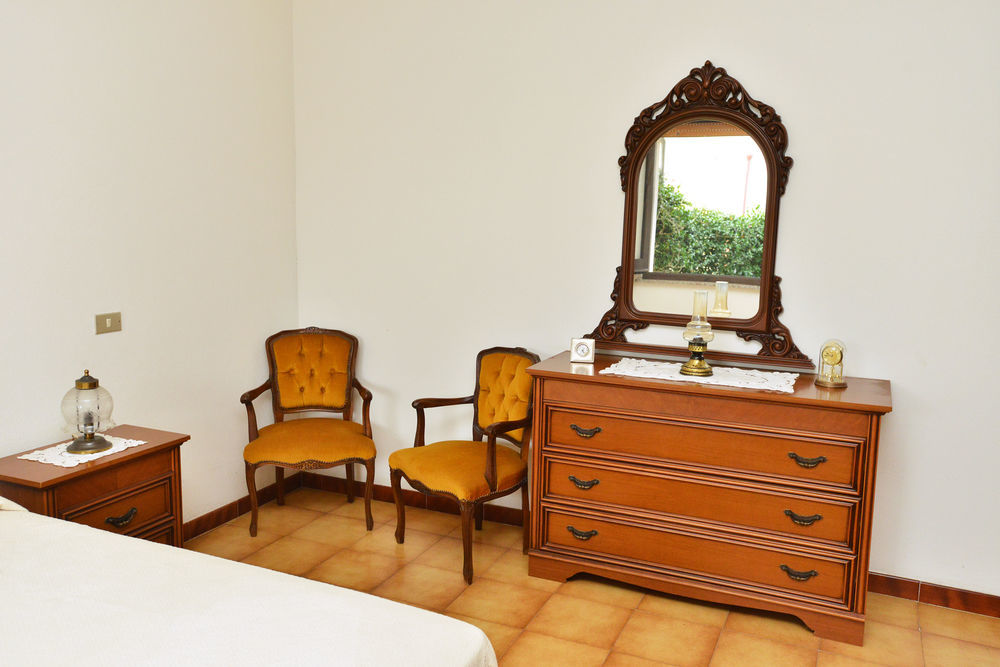 Izzhome Cozy Sunflowers Pula Bagian luar foto